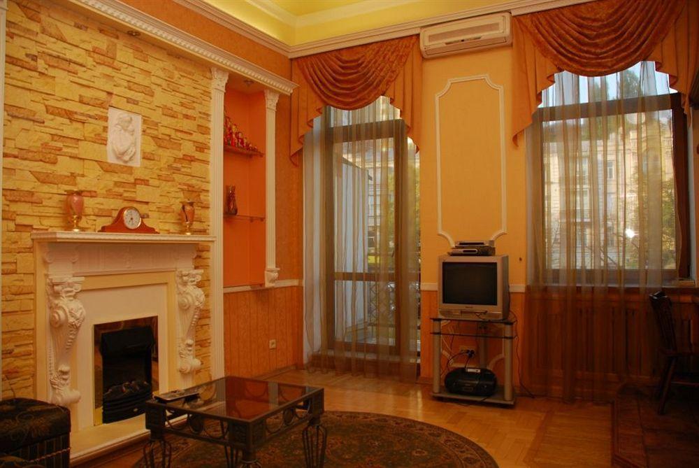 Pecherskie Lipki Kyiv Exterior foto