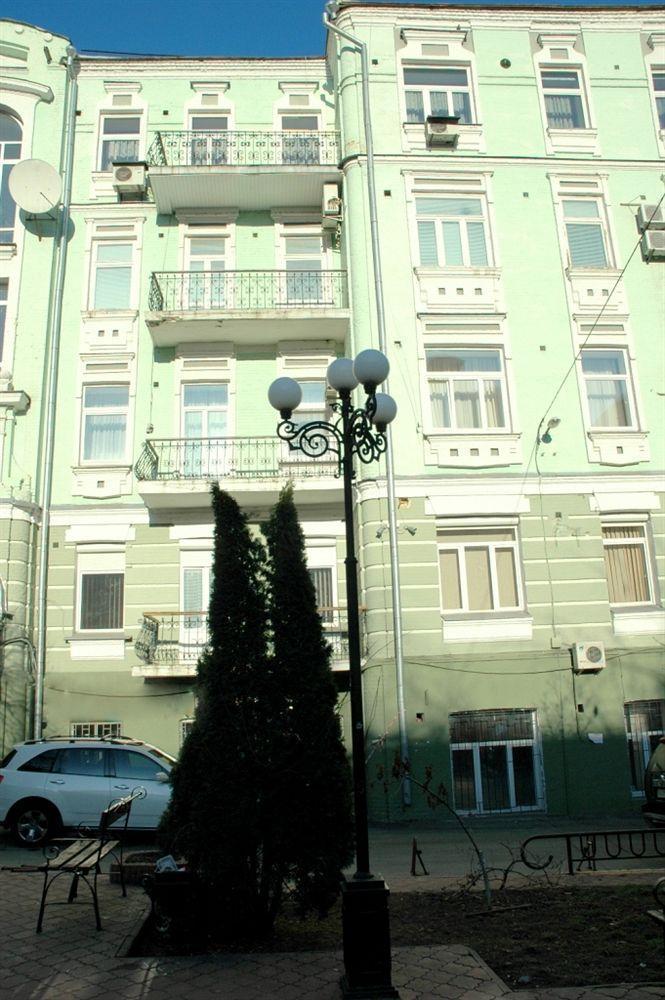 Pecherskie Lipki Kyiv Exterior foto