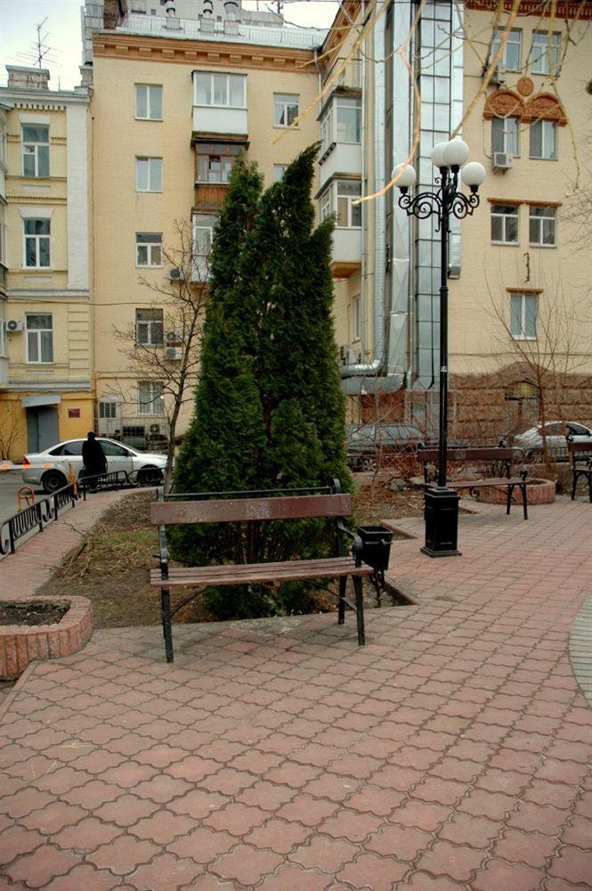 Pecherskie Lipki Kyiv Exterior foto